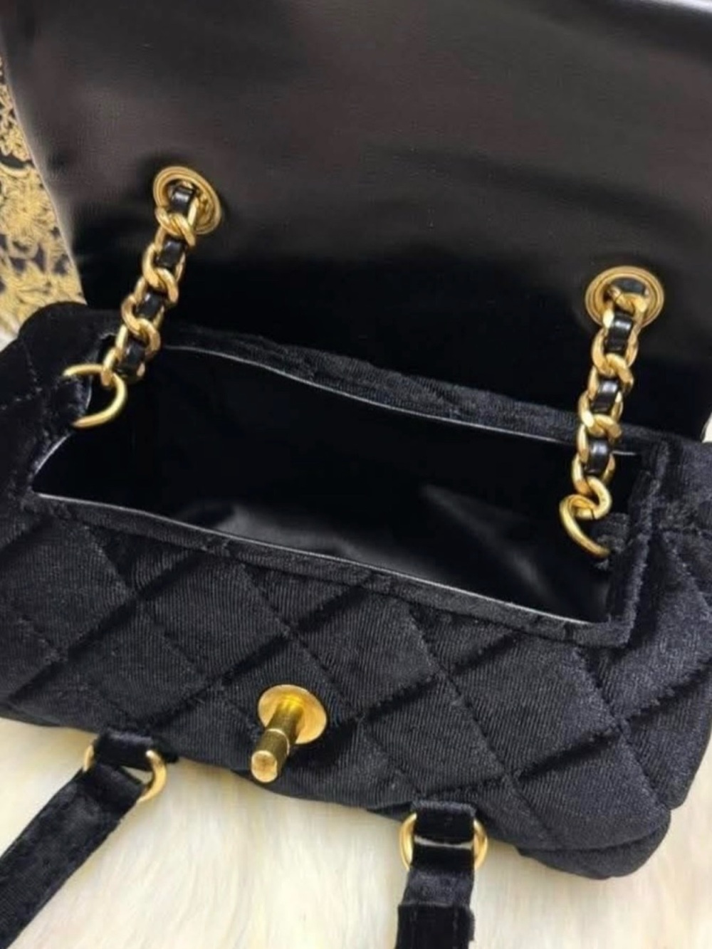 Brand New Made in Italy GWP Black Quilted Velvet Bowling Crossbody Bag - Picture 4 of 7